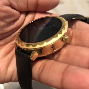 Kate Spade Scallop Smart Watch